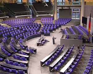 Plenarsaal Deutscher Bundestag, Photo: Times via wikimedia commons CC BY-SA 3.0