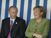Wladimir Putin und Angela Merkel auf dem G8-Gipfel in Heiligendamm