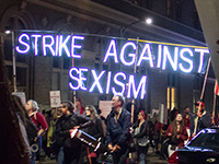 Oakland Women's Strike, March 2017 (Foto: Peg Hunter, CC BY-NC 2.0, https://www.flickr.com/photos/43005015@N06/33191887732)