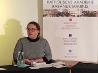 Gespräch über den Essay der Widerstandskämpferin Simone Weil mit Hanna Pfeifer: Gespräch über den Essay der Widerstandskämpferin Simone Weil mit Hanna Pfeifer