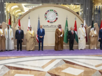 President Joe Biden stands with leaders of the GCC countries, Egypt, Iraq and Jordan: President Joe Biden stands with leaders of the GCC countries, Egypt, Iraq and Jordan, Foto: The White House